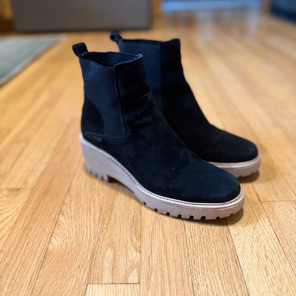 DOLCE VITA. Black Suede Ankle Boots. 9